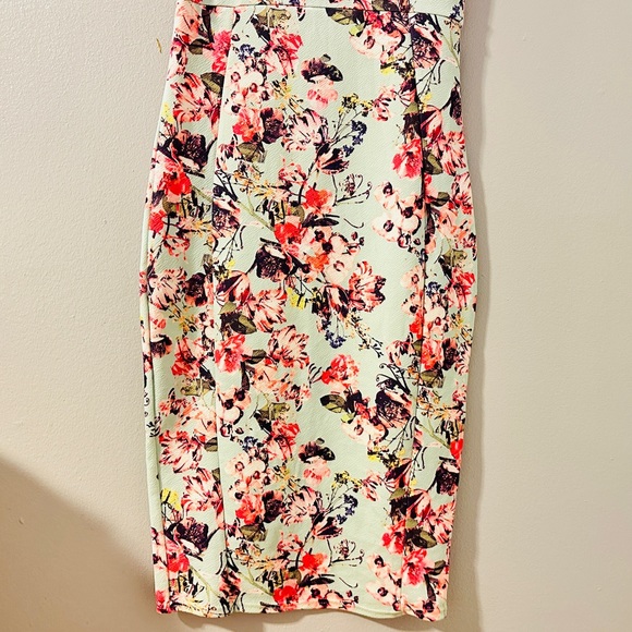 Floral Dress - Picture 6 of 7